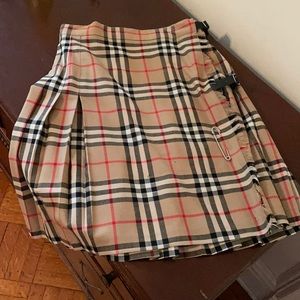 Burberry Kilt, size 6 USA, 8 Uk